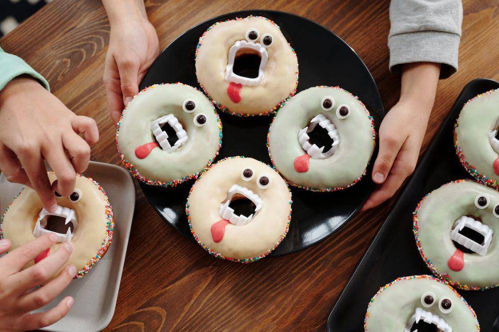 ilustrasi donat (pexels.com/Daisy Anderson)