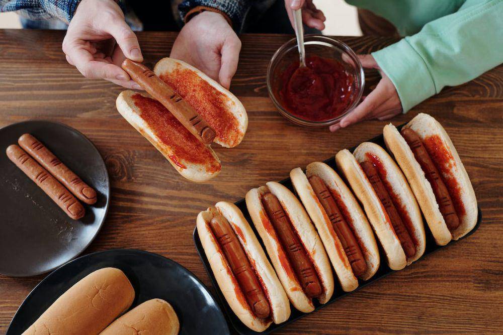 ilustrasi hot dog (pexels.com/Daisy Anderson)