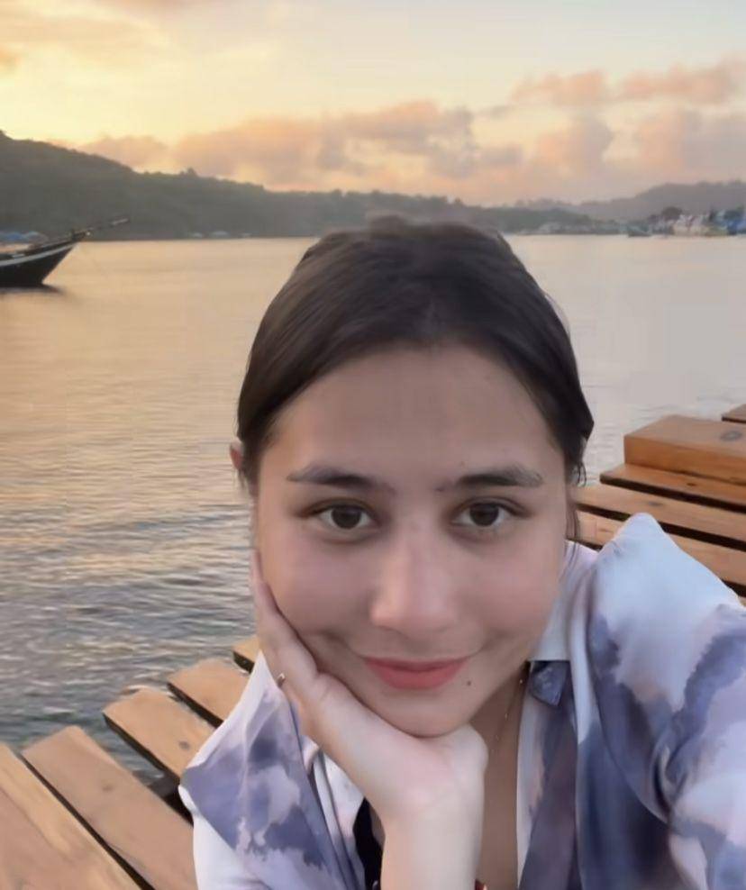 Prilly Latuconsina (instagram.com/prillylatuconsina96)