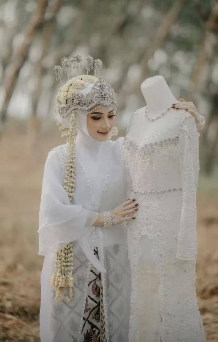 Yossi Anggraini, istri Ahmad Pule. (Instagram.com/miftah_project85)