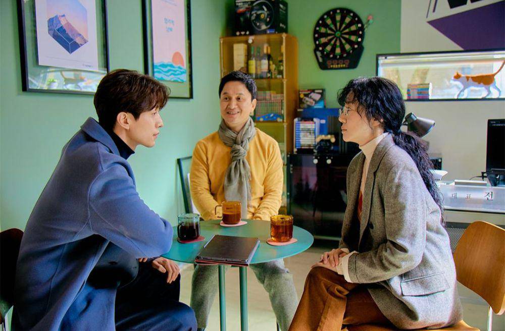 still cut film Single In Seoul (instagram.com/lotteent.movie)