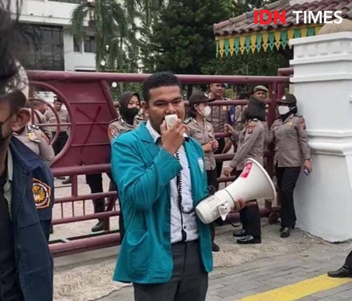 Ahmad Danil saat sedang melakukan aksi membela masyarakat (IDN Times/Eko Agus Herianto)