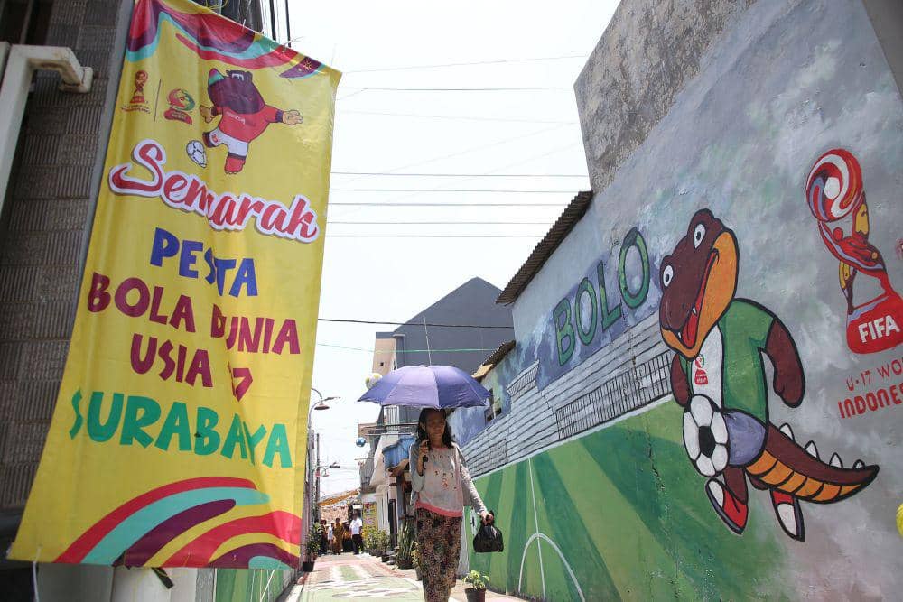 Kampung di Surabaya penuh hiasan ornamen Piala Dunia U-17. (Dok. Diskominfo Kota Surabaya)