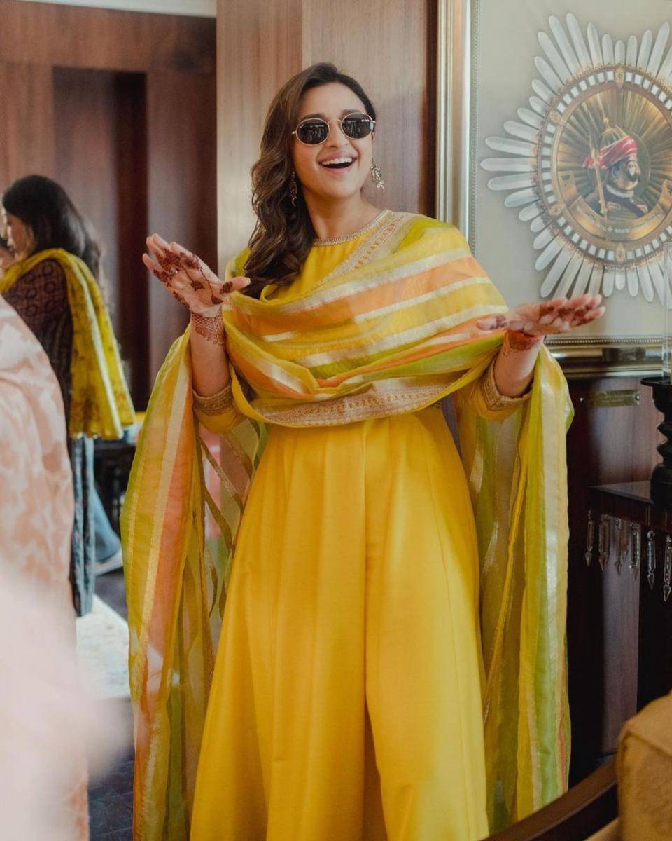 Parineeti Chopra (instagram.com/parineetichopra)