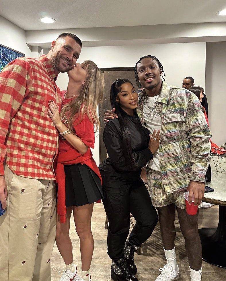 potret Taylor Swift dan Travis Kelce (instagram.com/chariah)