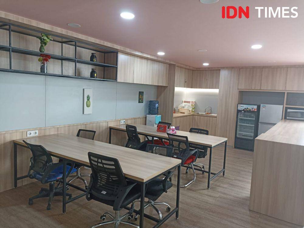Warehouse Sociolla yang berlokasi di Cikupa, Tangerang. 27 Oktober 2023. (IDN Times/M. Tarmizi Murdianto)