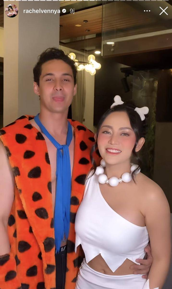 potret Rachel Vennya dan Salim Nauderer cosplay jadi Wilma dan Fred (Instagram.com/rachelvennya)