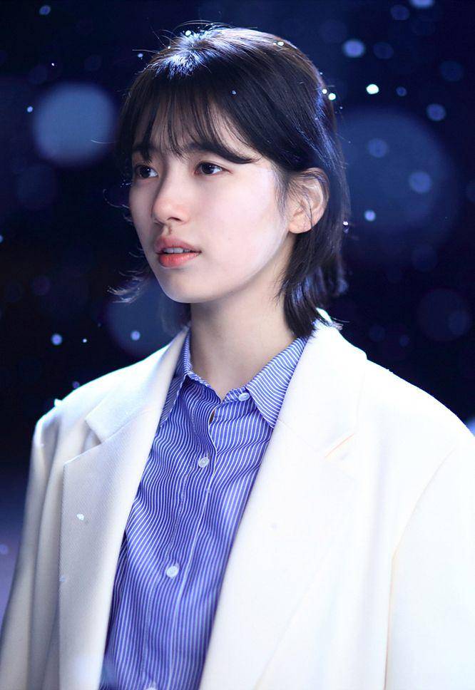 Suzy di drama While You Were Sleeping (dok. SBS/While You Were Sleeping)