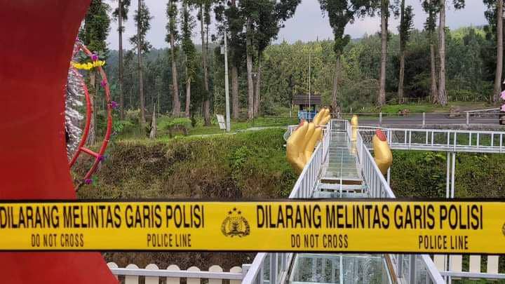 Jembatan yang Pecah di The Geong Banyumas Ternyata Pakai Kaca Bekas