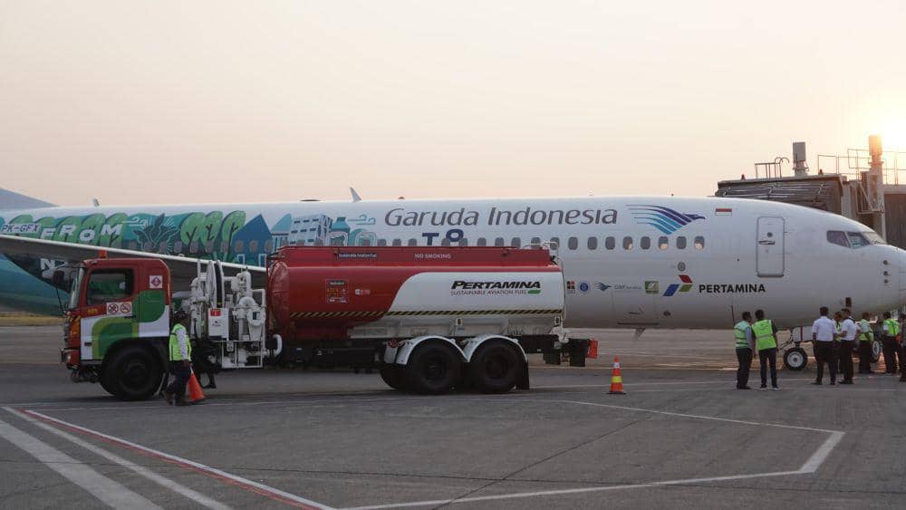 Pengisian Sustainable Aviation Fuel (SAF) di Bandara Adi Soemarmo. (Dok/DPPU Adi Soemarmo)