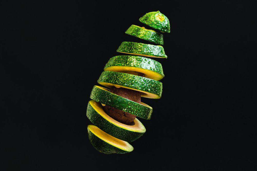 ilustrasi buah alpukat (unsplash.com/Olga Zhushman)