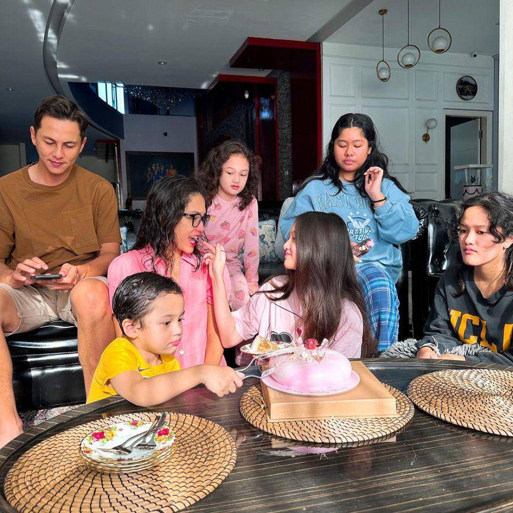 potret keluarga Ussy Sulistiawaty (instagram.com/ussypratama)