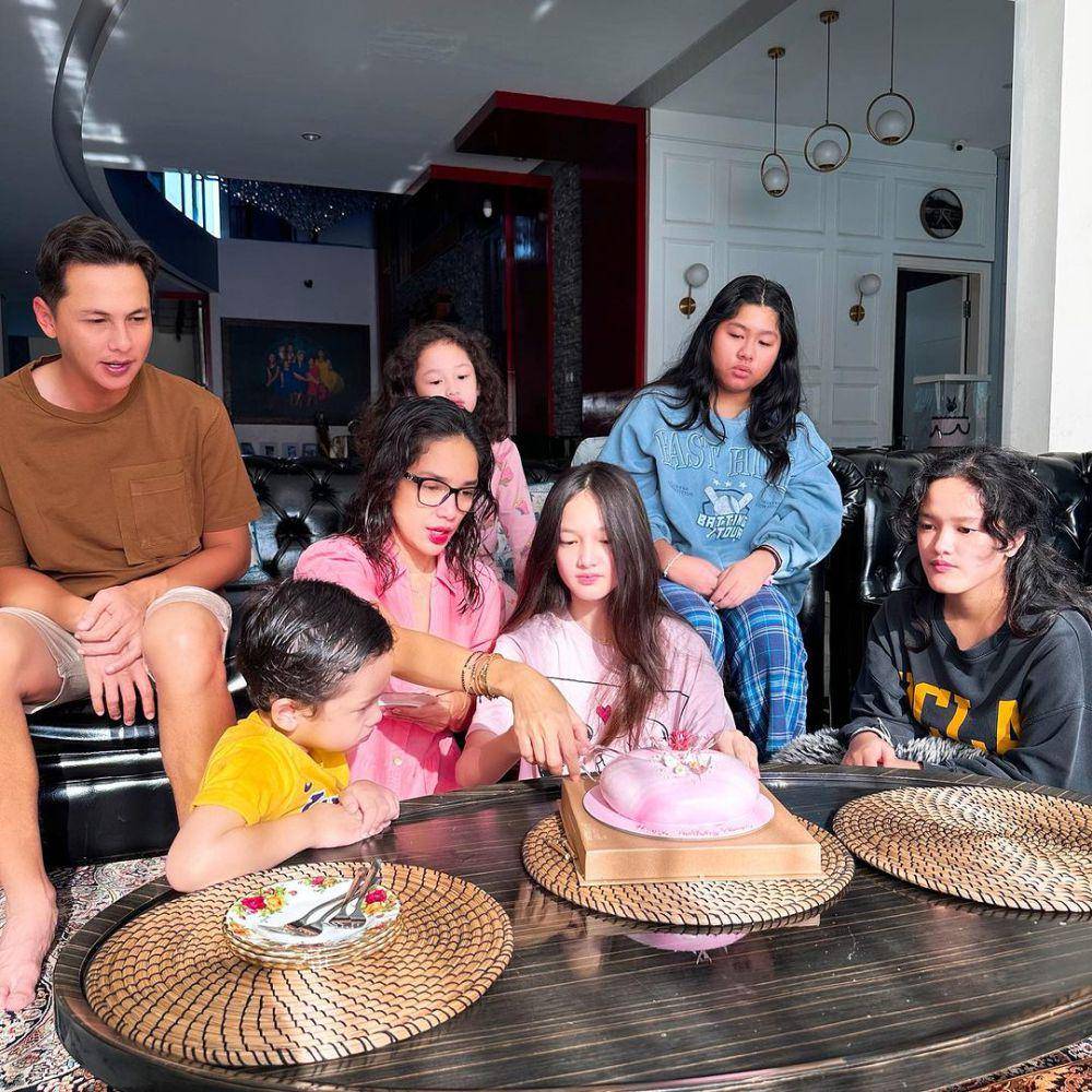 potret keluarga Ussy Sulistiawaty (instagram.com/ussypratama)