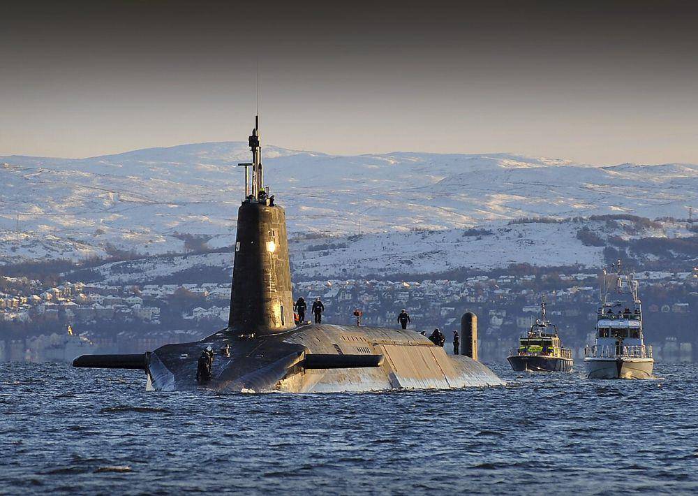 potret HMS Vanguard (S28) yang merupakan kapal selam pemimpin di kelas Vanguard (commons.wikimedia.org/Tam McDonald)