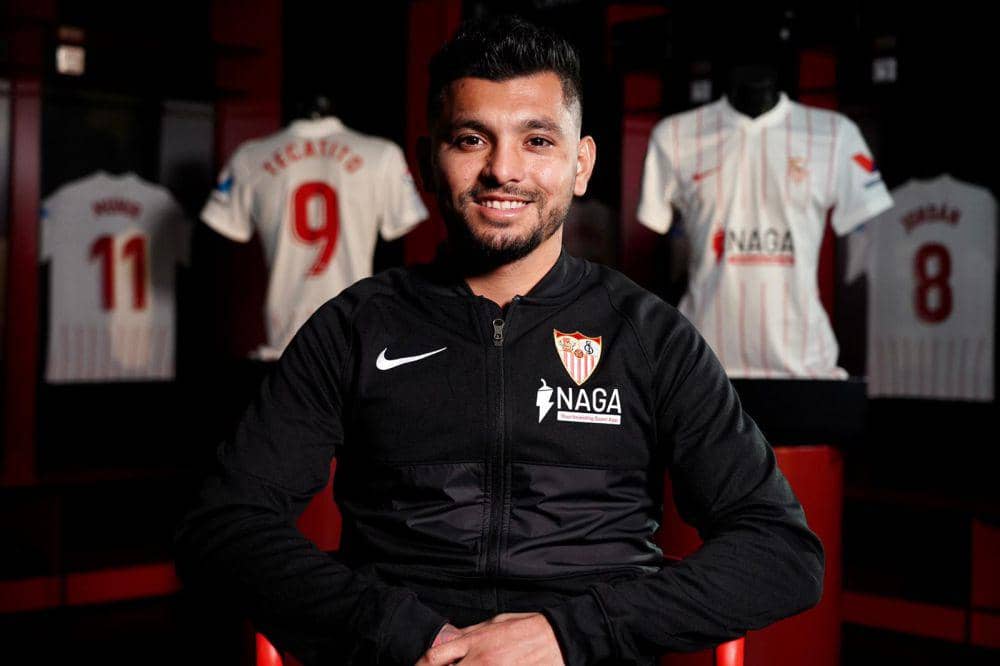 Tecatito Corona (sevillafc.es)