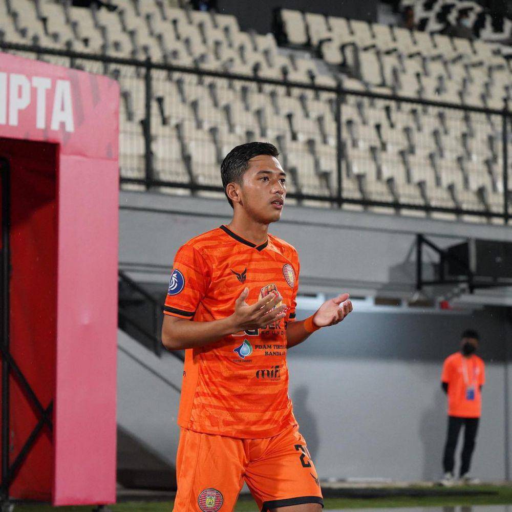 Arya Putra Gerryan S. Lawolo saat membela Persiraja Banda Aceh (instagram.com/aryagerryan)