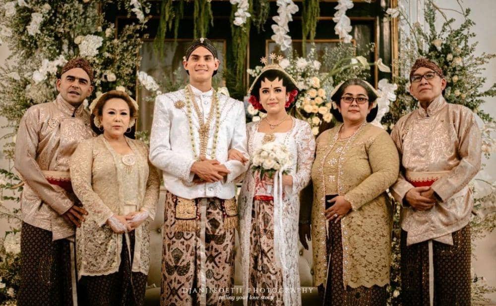 Gaya tamu di pernikahan Amanda Gonzales. (instagram.com/djanjisoetji.photography)