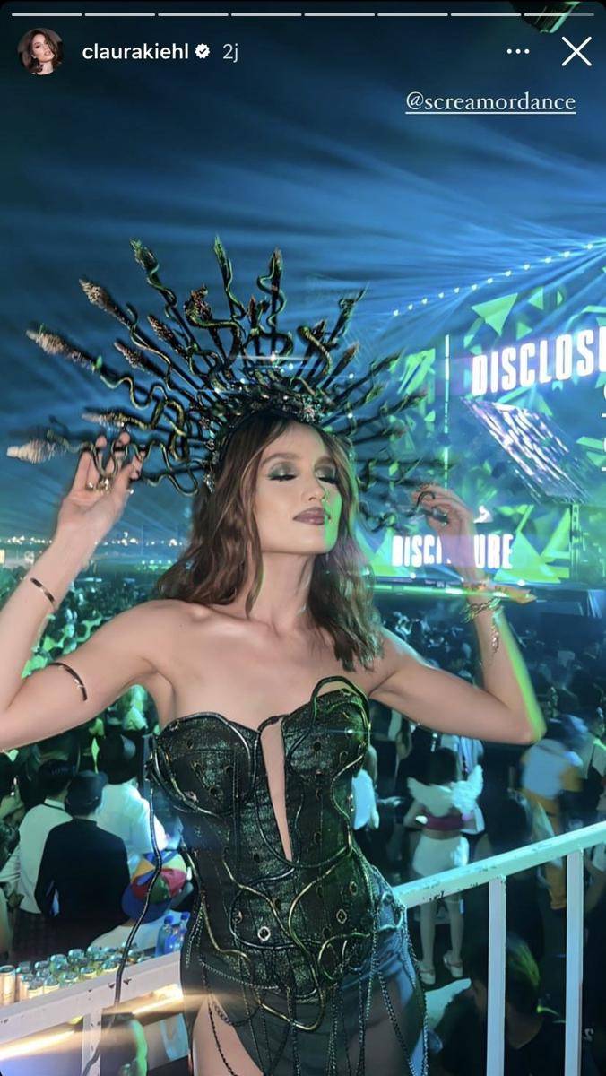 potret Cinta Laura cosplay jadi Medusa (Instagram.com/claurakiehl)