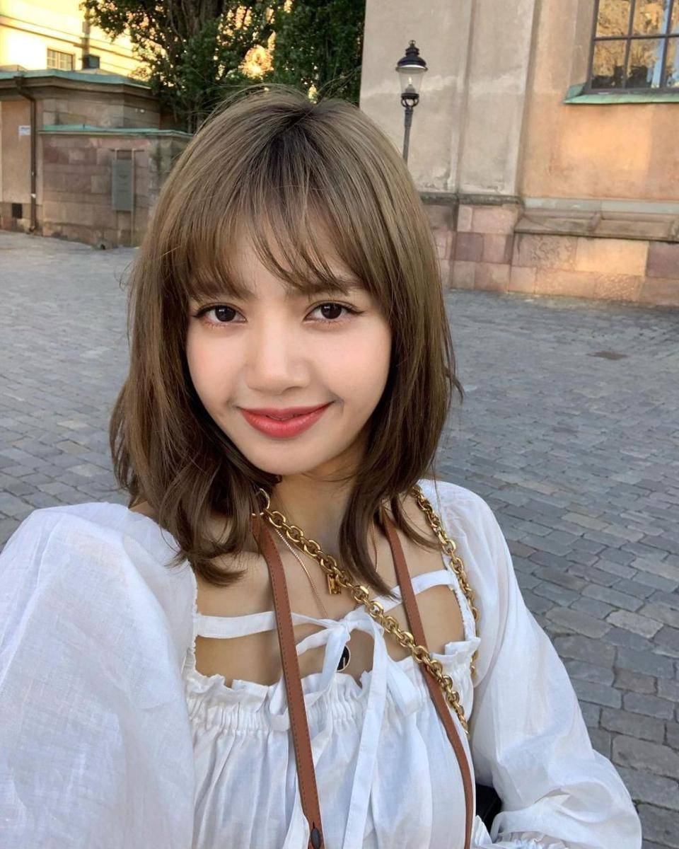 Model rambut ala Korea. (instagram.com/lalalalisa_m)