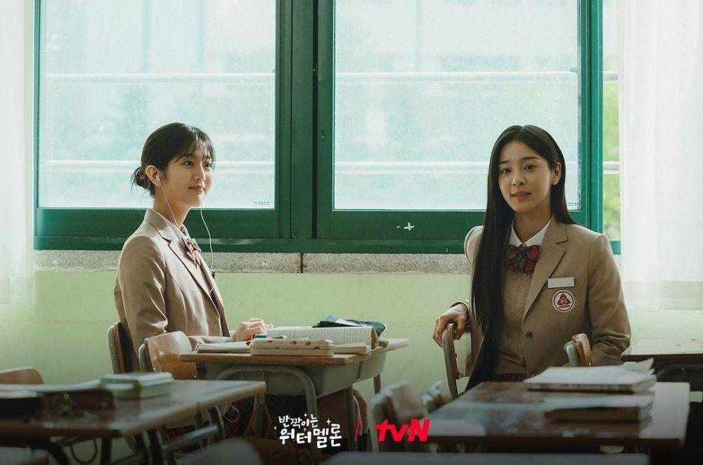 Shin Eun Soo dan Seol In A di drama Twinkling Watermelon (instagram.com/tvn_drama)