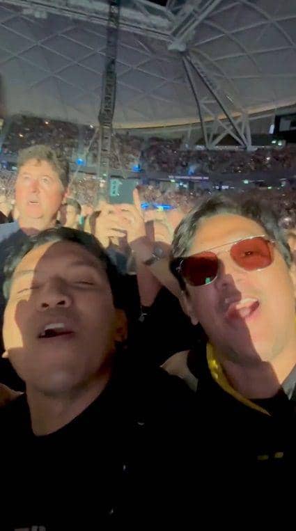 potret Desta nonton konser Paul McCartney di Australia (instagram.com/desta80s)