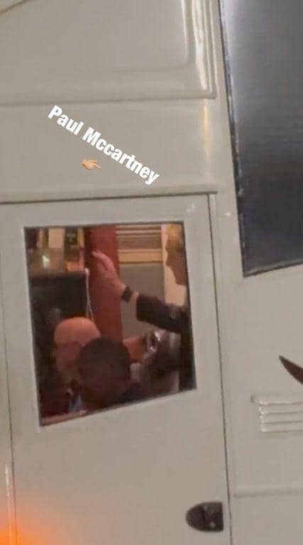 potret Desta nonton konser Paul McCartney di Australia (instagram.com/desta80s)