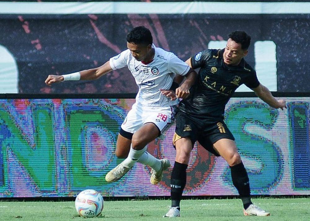 Pemain Arema FC saat berjibaku melawan Madura United. (Dok. Media Officer Arema FC)