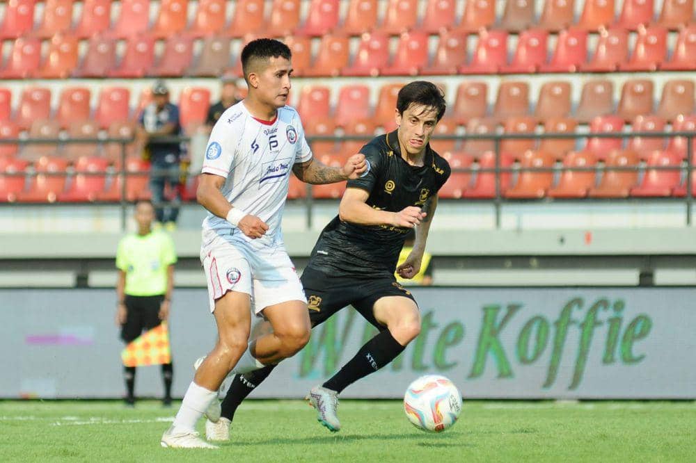 Pemain Arema FC saat berjibaku melawan Madura United. (Dok. Media Officer Arema FC)