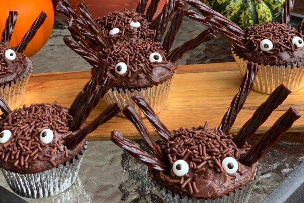 ilustrasi halloween cupcakes (youtube.com/The Lady Girls Kitchen)
