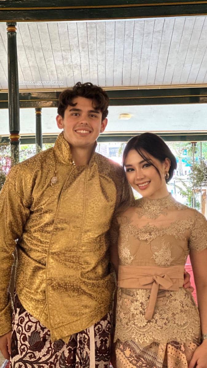 Gaya tamu di pernikahan Amanda Gonzales. (instagram.com/ruthgrch)