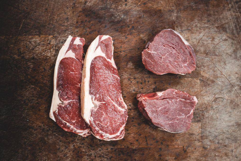 ilustrasi daging segar (unsplash.com/Kyle Mackie)
