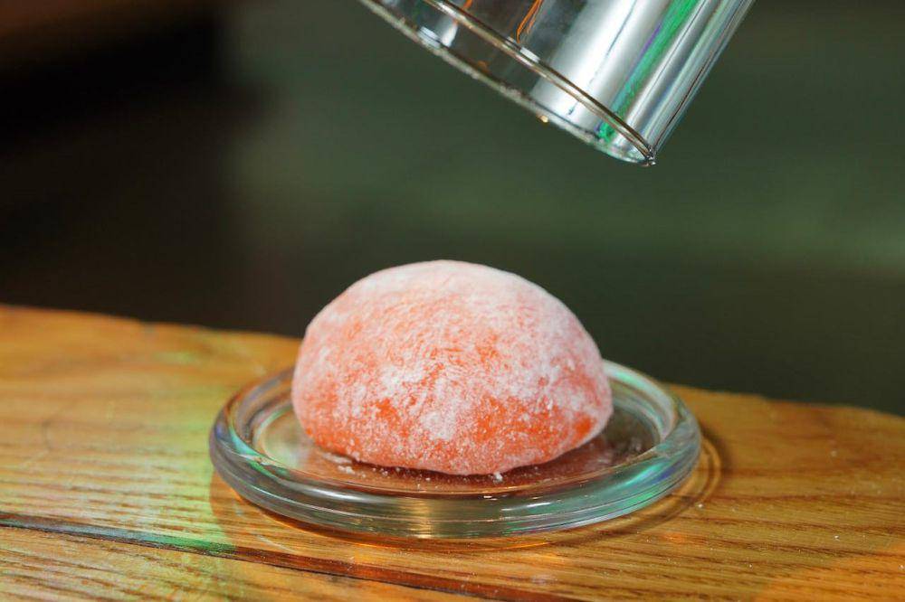 mochi (pexels.com/Nadin Sh)
