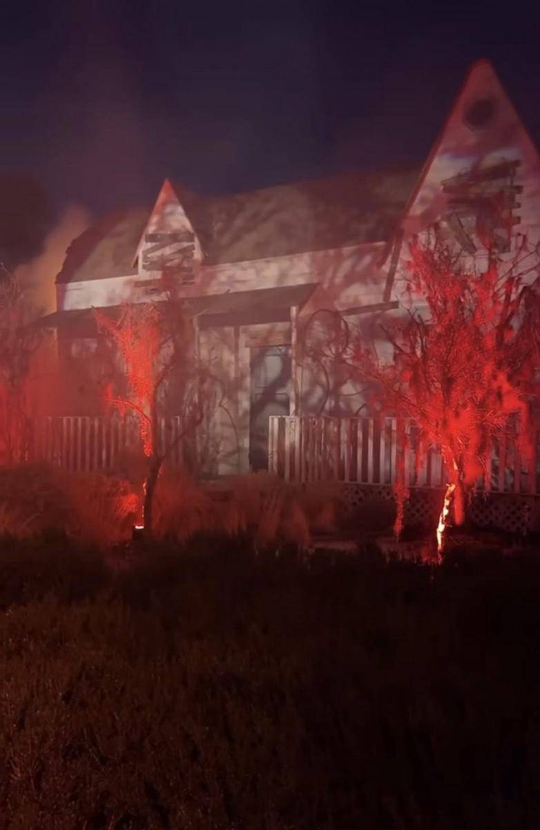 potret rumah hantu di belakang rumah Kim Kardashian (instagram.com/kimkardashian)