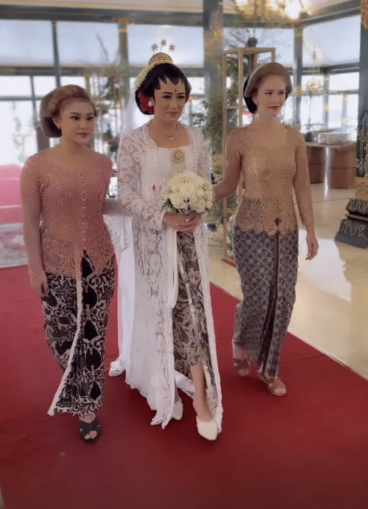 Gaya tamu di pernikahan Amanda Gonzales. (instagram.com/dwinathan9)