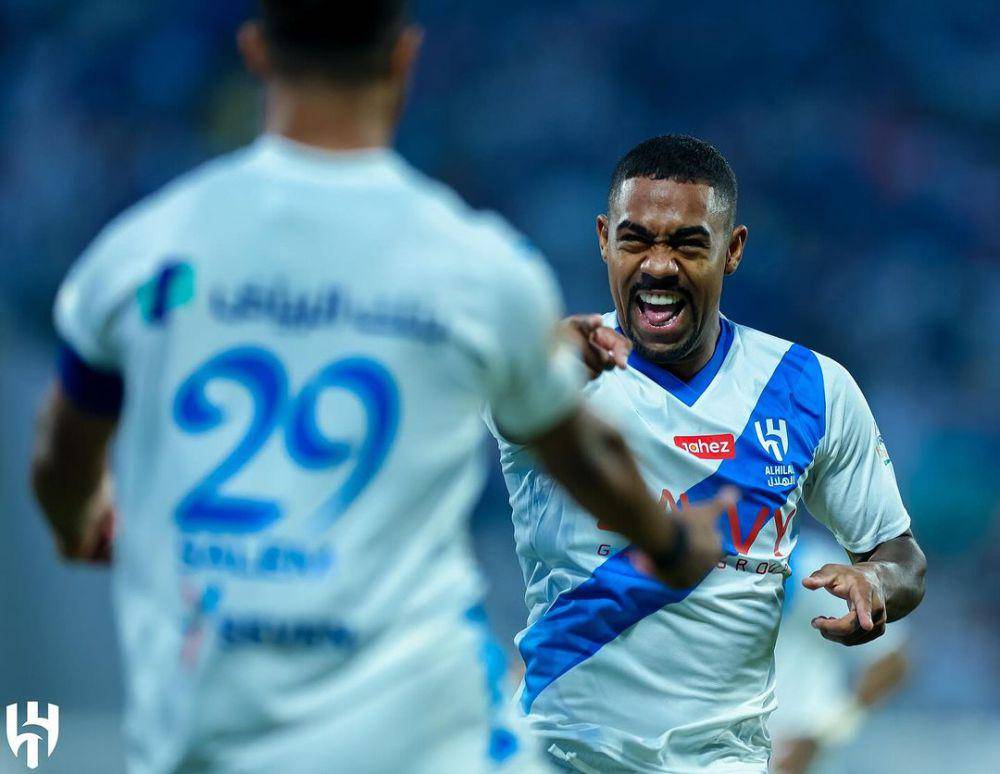 Malcom Philipe Oliveira (www.instagram.com/alhilal)