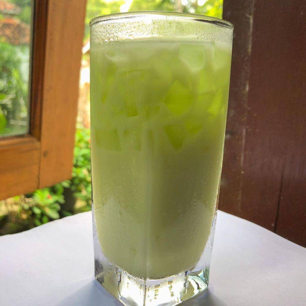 es jati (instagram.com/makandiblora)