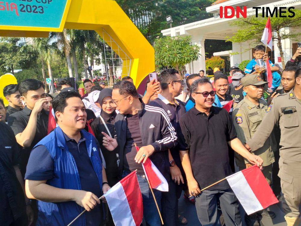 Tur Trofi Piala Dunia dihadiri Menpora dan Ketum PSSI. (IDN Times/Khusnul Hasana).