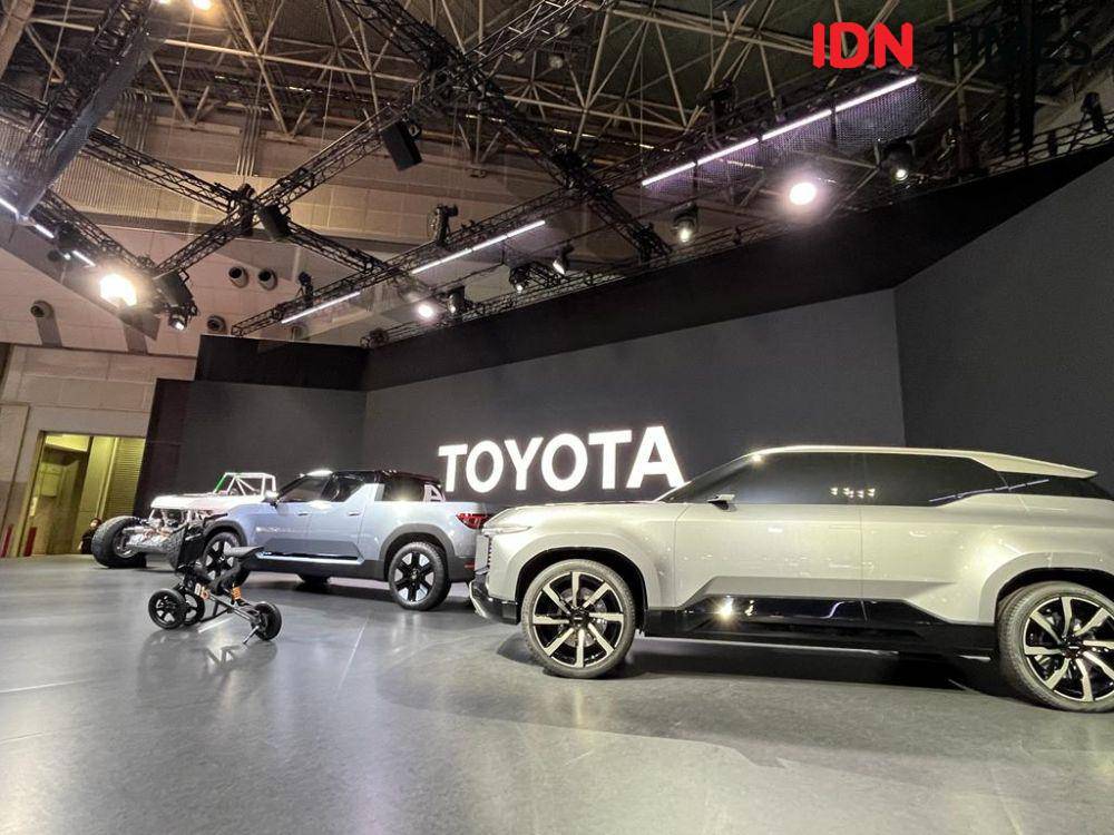 Mobil-mobil Toyota dengan mesin ramah lingkungan yang mendukung energi berkelanjutan (IDN Times / Uni Lubis)