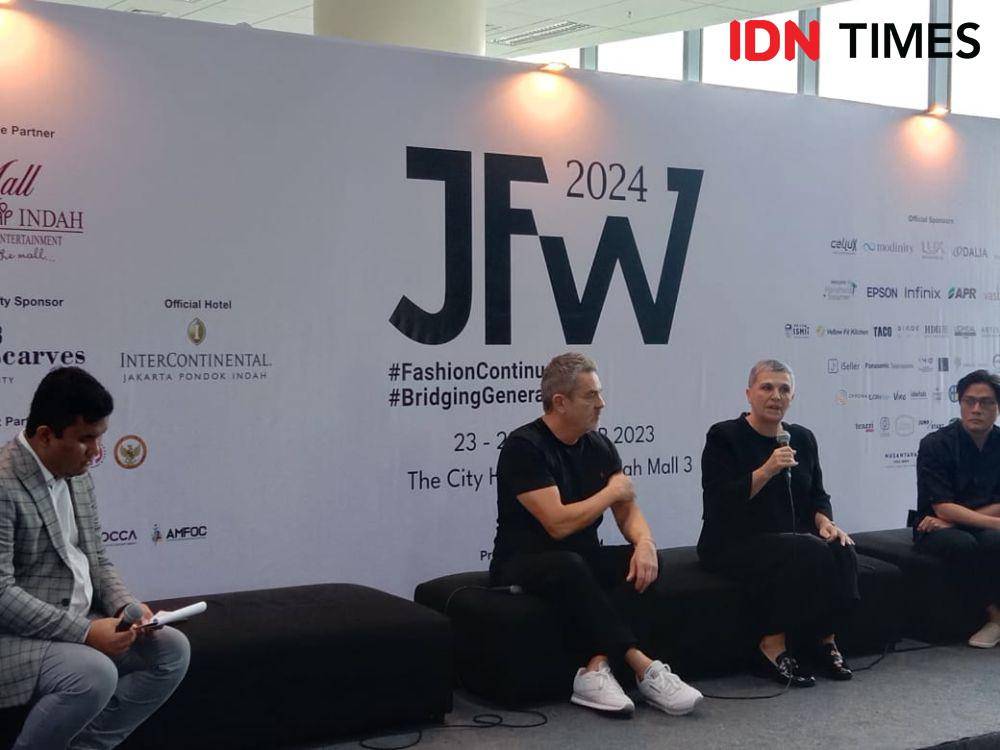 Konferensi pers desainer Australian Fashion Showcase di Jakarta Fashion Week 2024 pada Minggu (29/20/2023) di Pondok Indah Mall 3. (IDN Times/Febriyanti Revitasari)