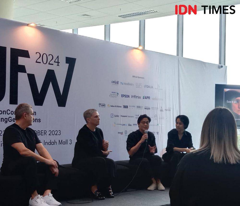 Konferensi pers desainer Australian Fashion Showcase di Jakarta Fashion Week 2024 pada Minggu (29/20/2023) di Pondok Indah Mall 3. (IDN Times/Febriyanti Revitasari)