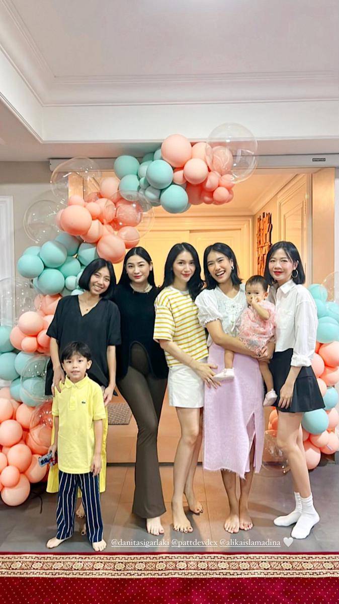 perayaan ulang tahun ke-1 Zulu, anak Alika Islamadina (instagram.com/racheloctavia19)
