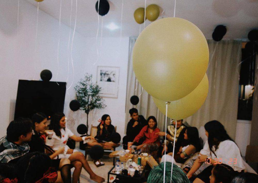 momen ulang tahun Nessie Judge (instagram.com/nessiejudge)