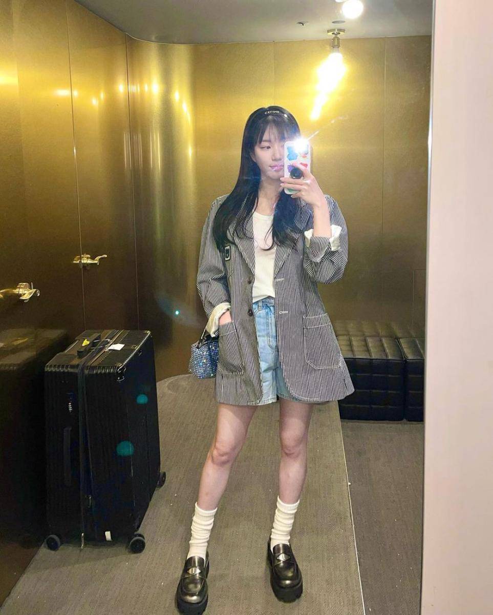 outfit hangout kece ala Lee Yoo Bi (instagram.com/yubi_190)