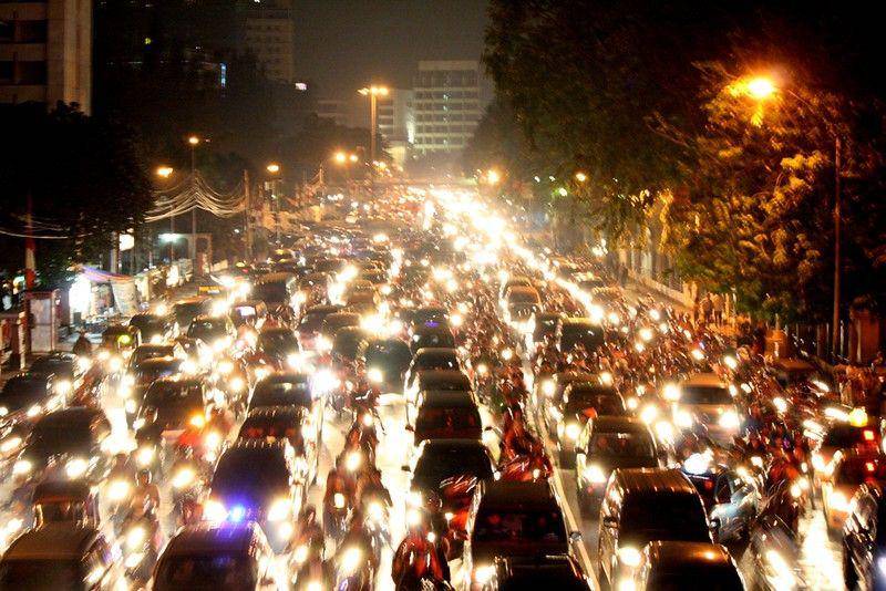 ilustrasi kemacetan Jakarta di malam hari (flickr.com/widi pengelana)