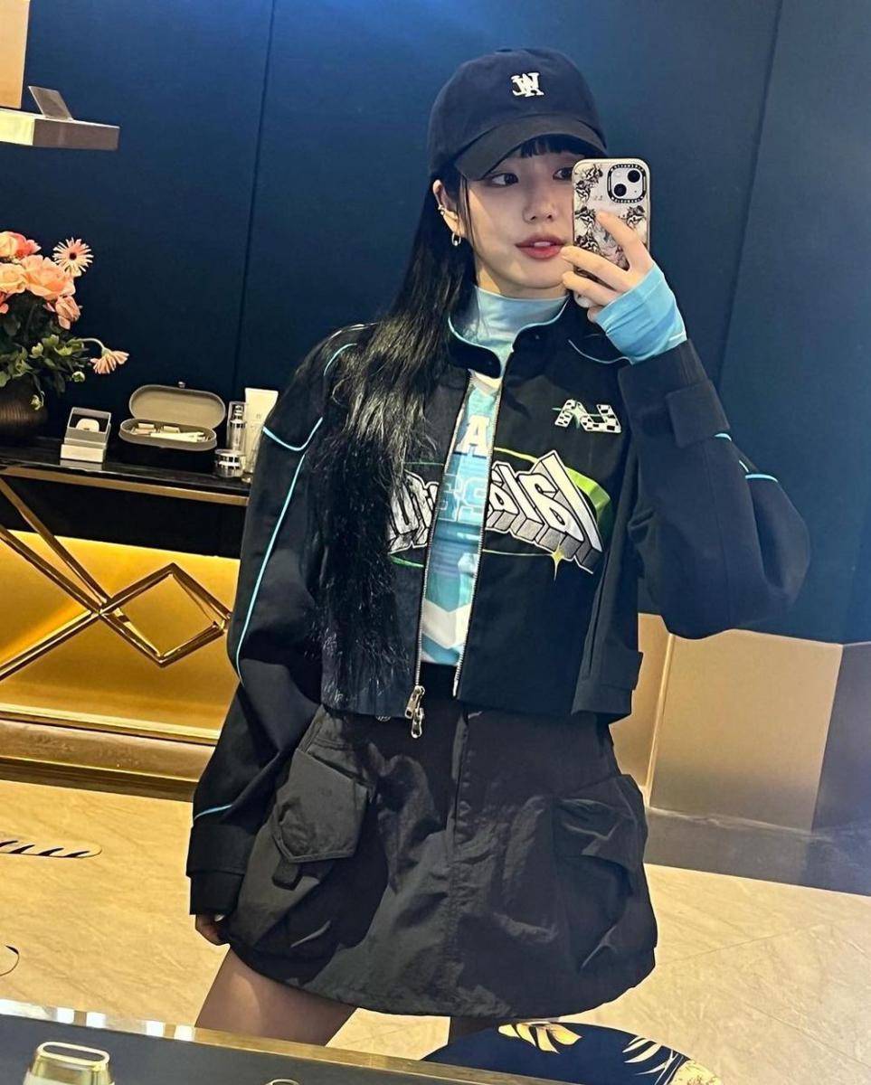 outfit hangout kece ala Lee Yoo Bi (instagram.com/yubi_190)
