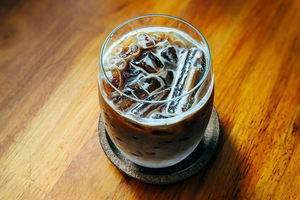 5 Pengganti Gula untuk Kopi yang Lebih Sehat, Gunakan Madu