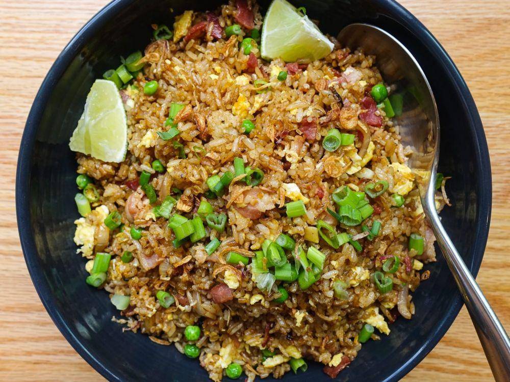 ilustrasi nasi goreng rice cooker tanpa minyak (pacificpotluck.com)