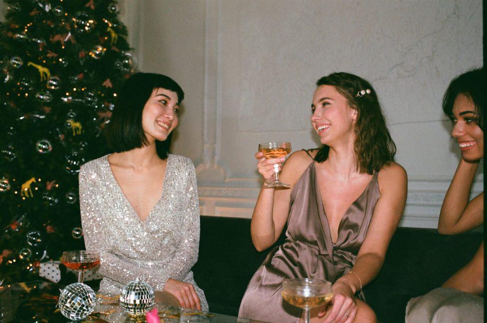 5 Tips Dress Code Cocktail yang Akan Membuatmu Bersinar