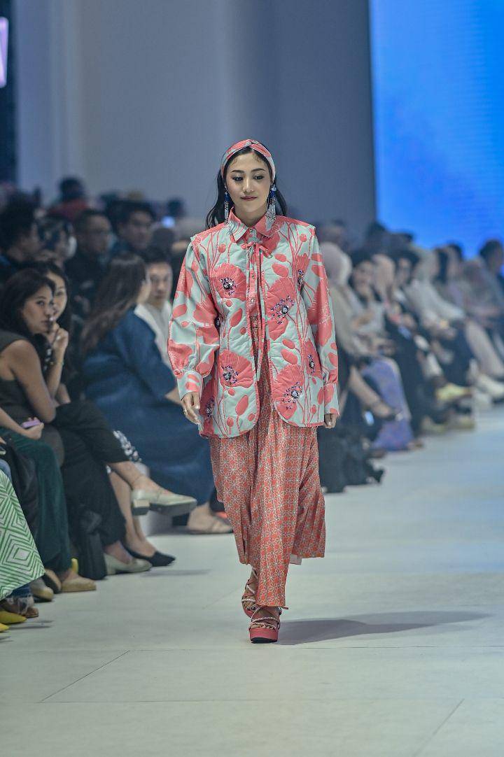 Koleksi EPSON di Jakarta Fashion Week 2024 (dok. Jakarta Fashion Week/Dandy Hendrata)