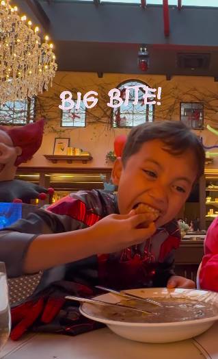 momen anak Rachel Vennya ikut Halloween dinner (instagram.com/rachelvennya)